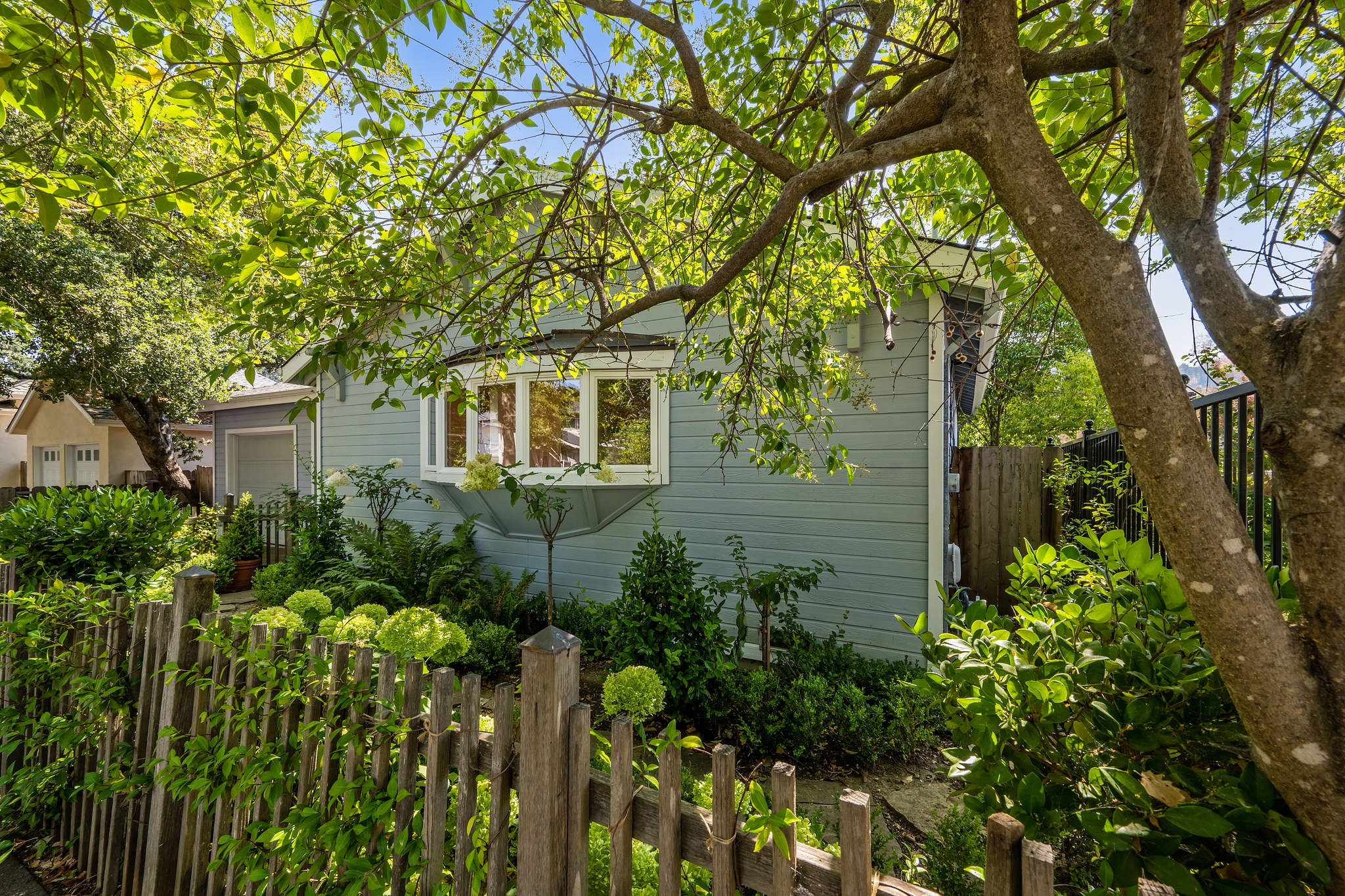 1413 Washington Street, Calistoga Presented by Brian Durnian