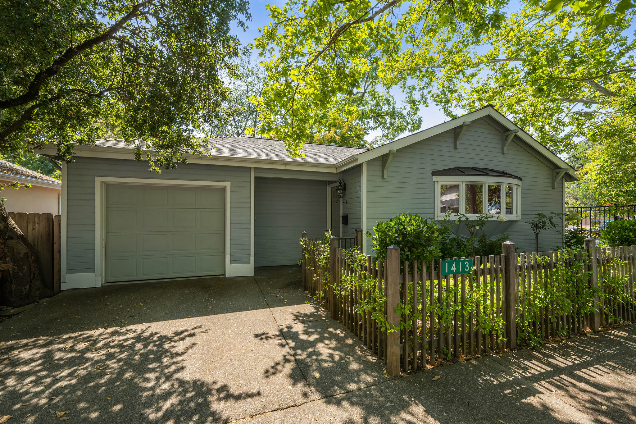 1413 Washington Street, Calistoga Presented by Brian Durnian