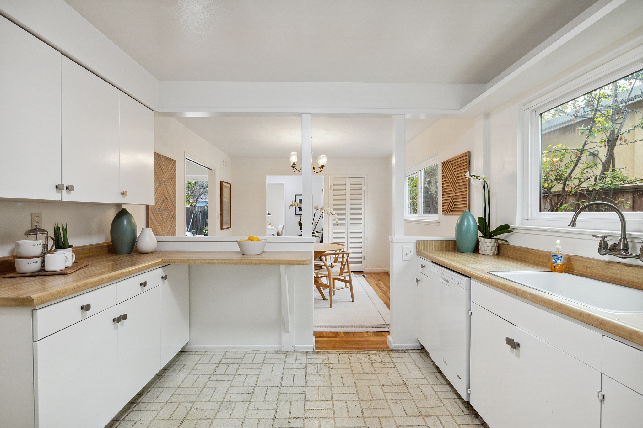 Image number 3 for slideshow of 1631 Spring Street