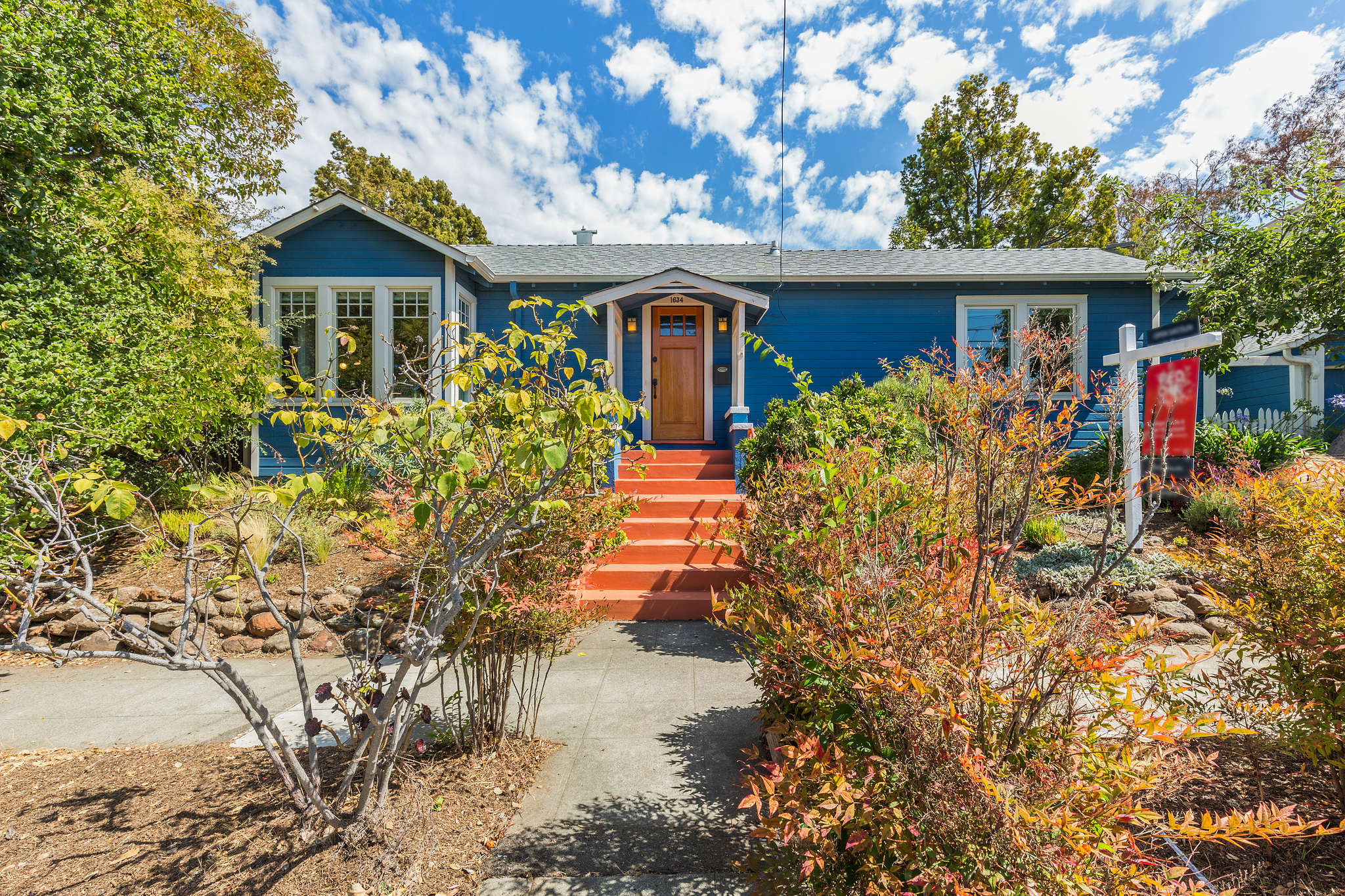 Cover Image for 1634 Tacoma Avenue presented by Souza &  Niroomand Team