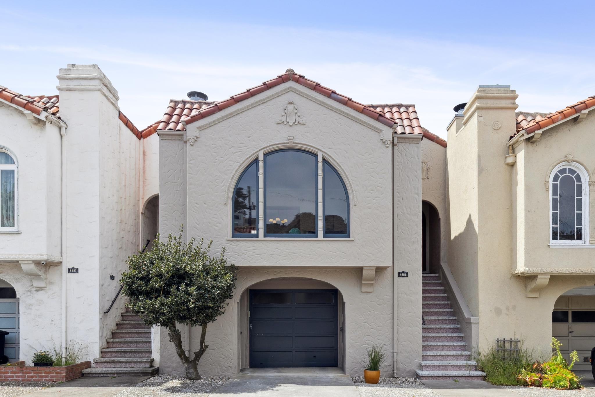 1653 17th Avenue presented by Emily Dunn and Derek Chin