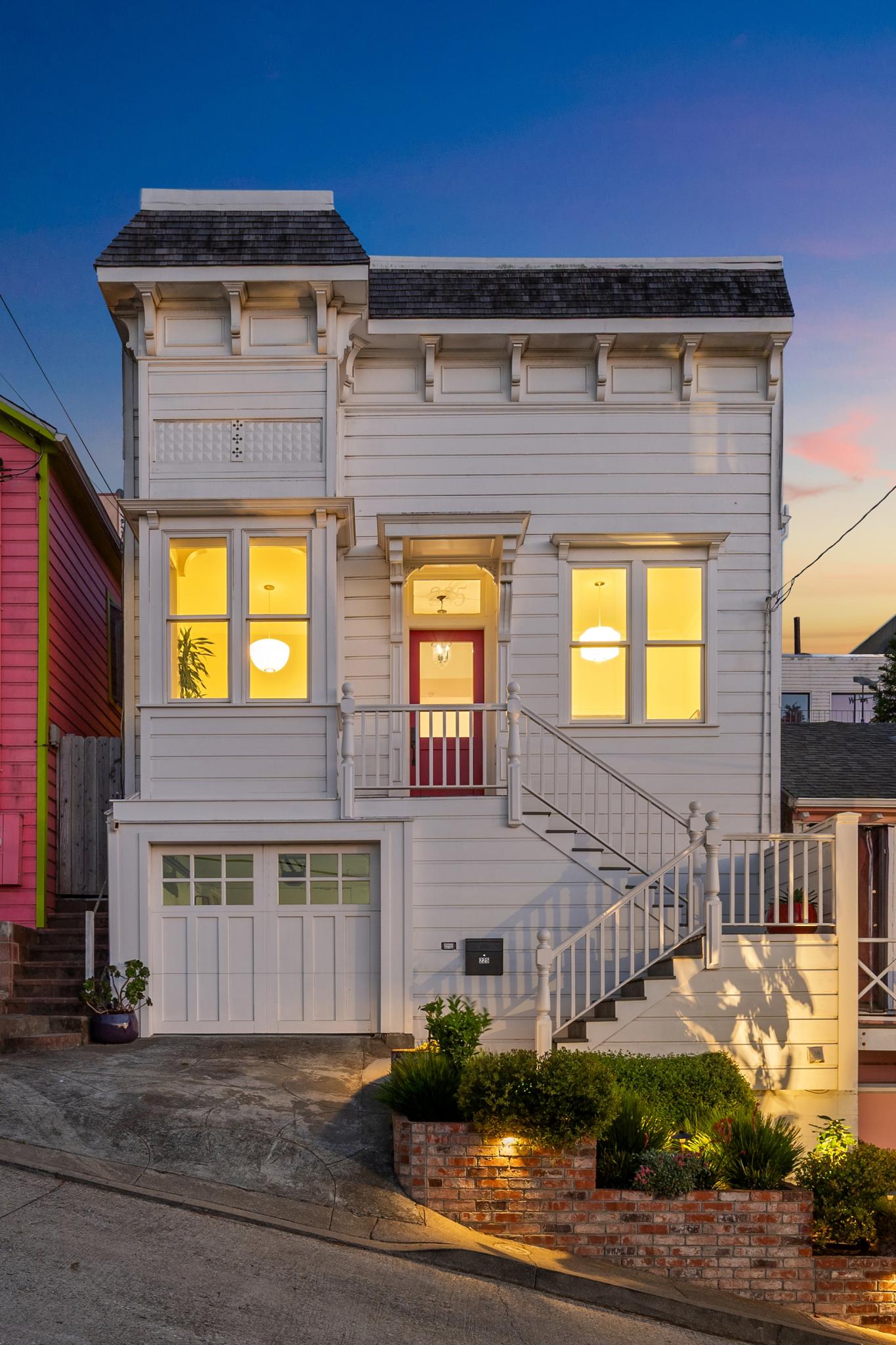 225 Montcalm Street presented by Amanda Sharp and Kate Cooley