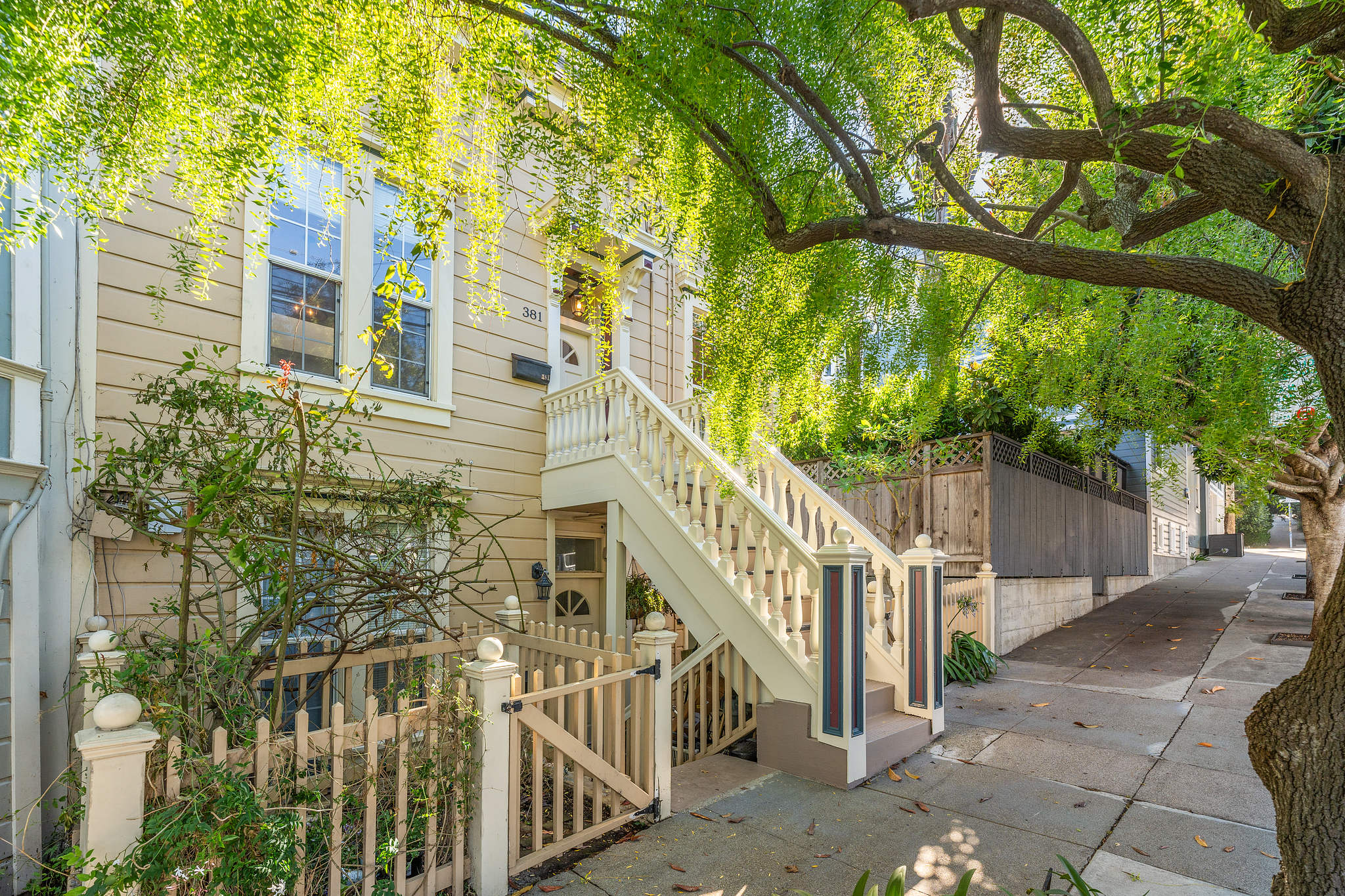 381 Duncan Street, San Francisco Presented by Paul Barbagelata