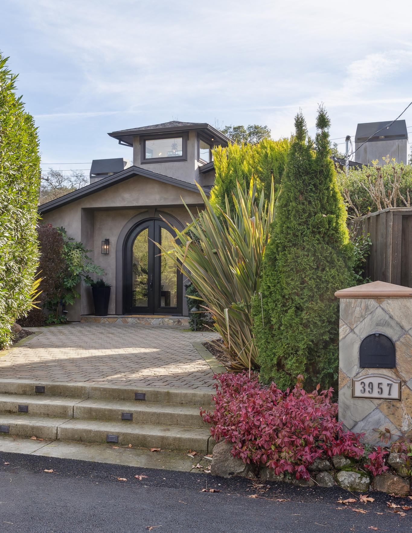 3957 Rancho Road presented by Soulmaz Panahi