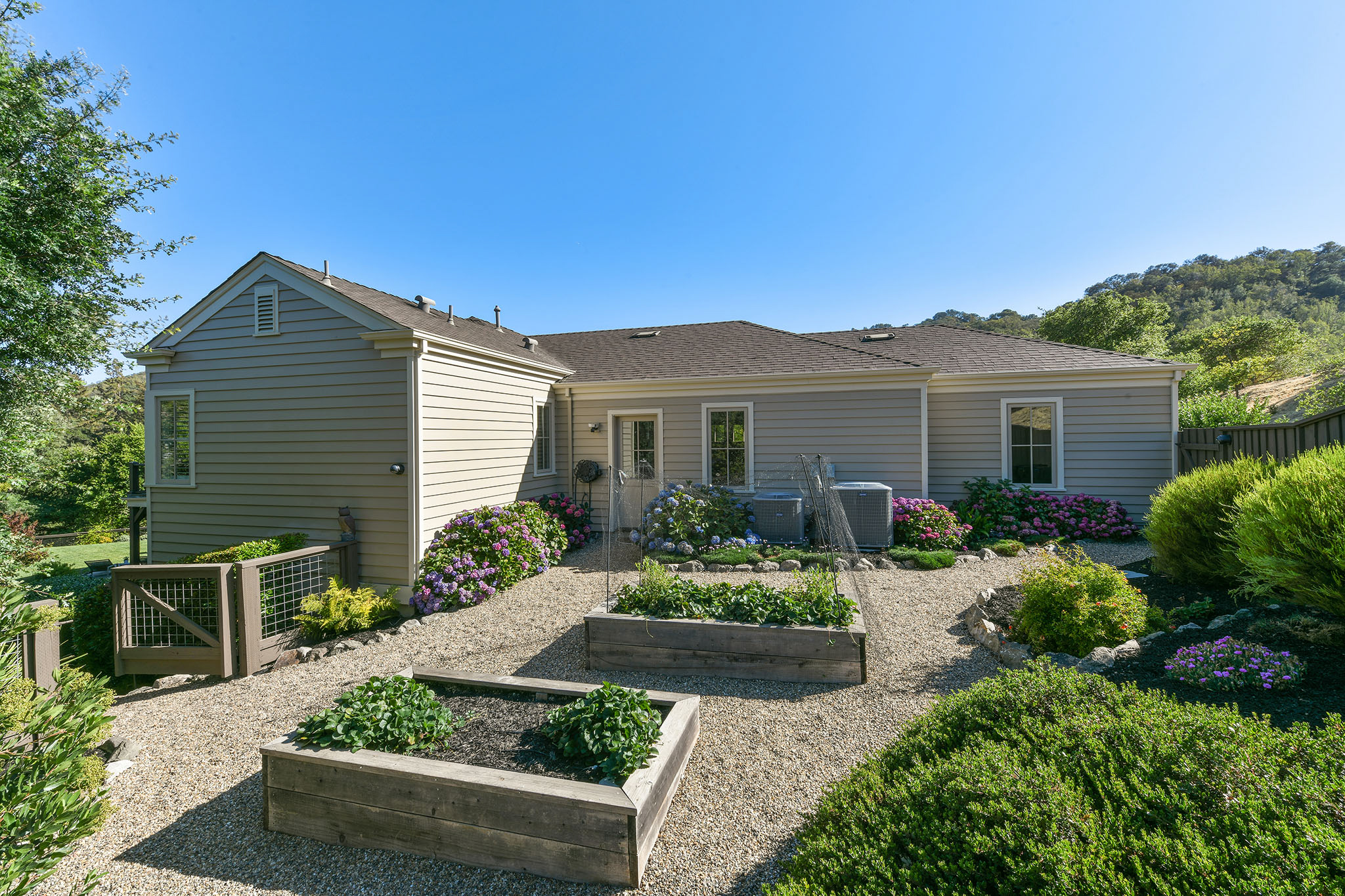 Image number 32 for slideshow of 41 Prado Way