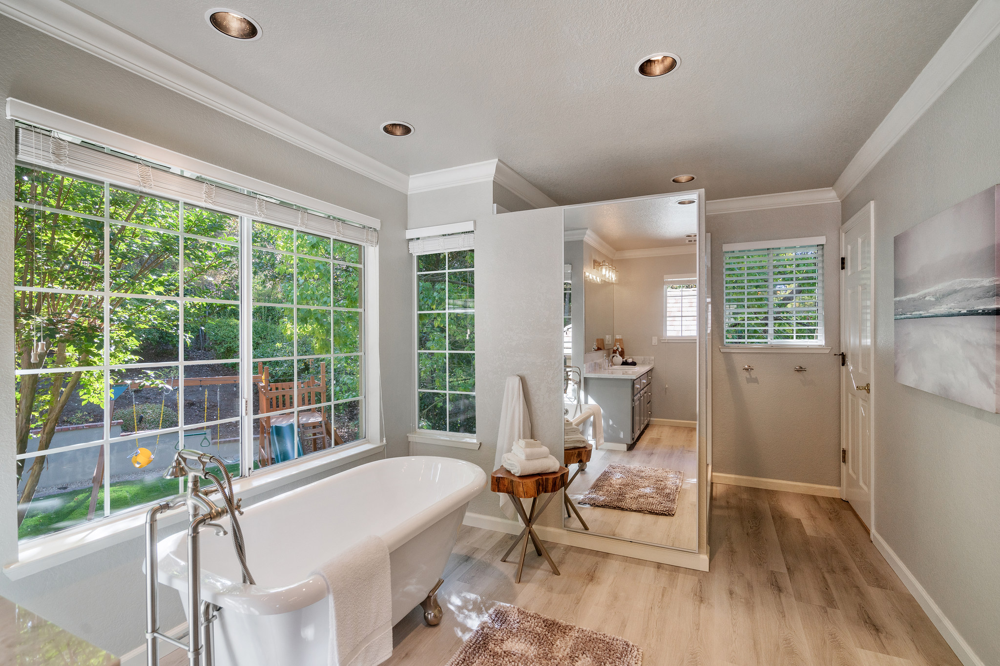 Image number 4 for slideshow of 564 Dalewood Drive