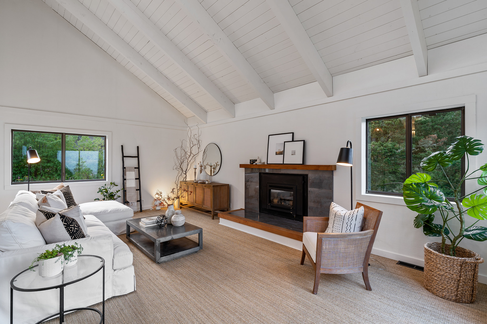 Image number 2 for slideshow of 65 Ridge Avenue