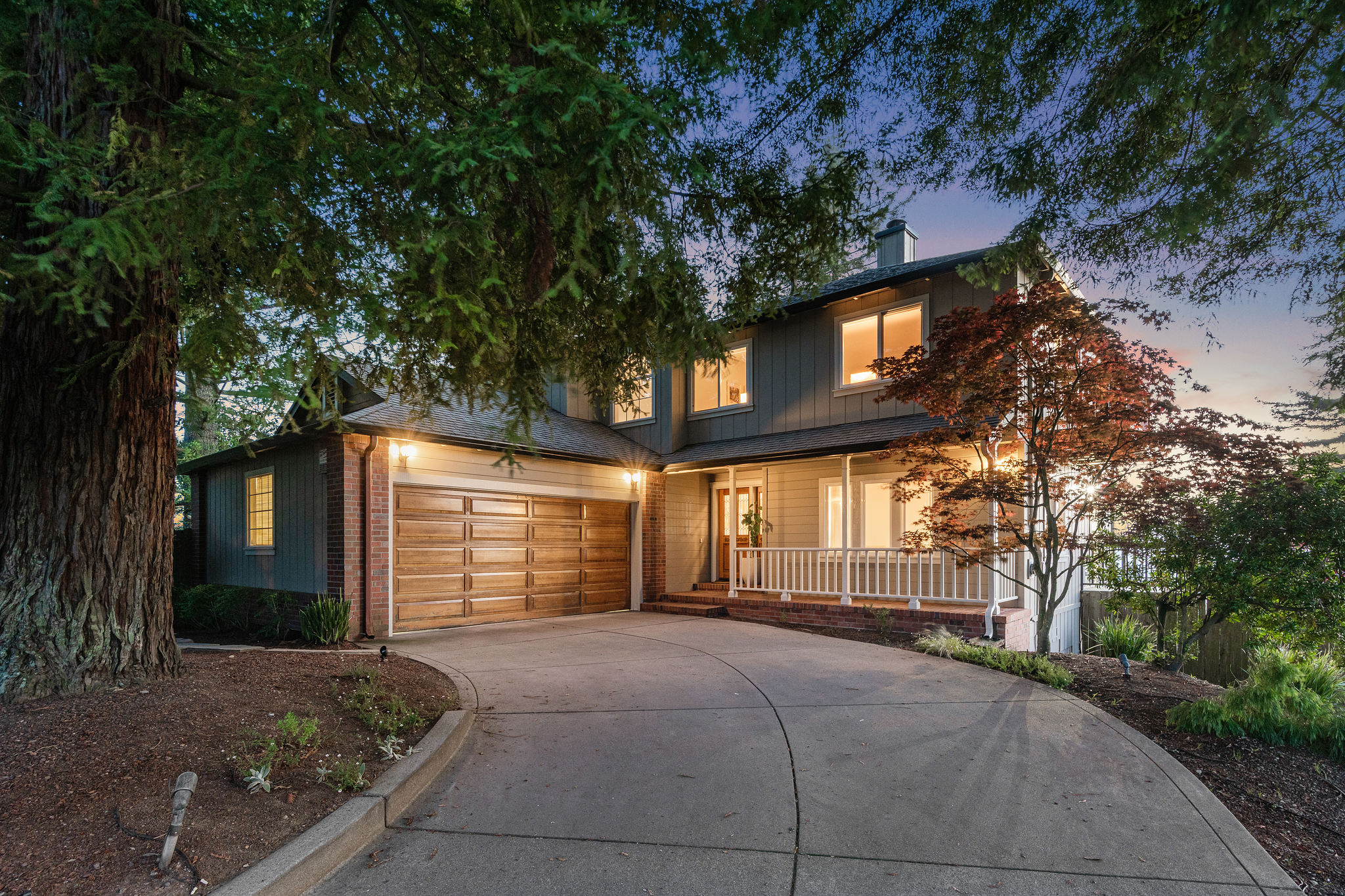 Image number 1 for slideshow of 6625 Woodland Place