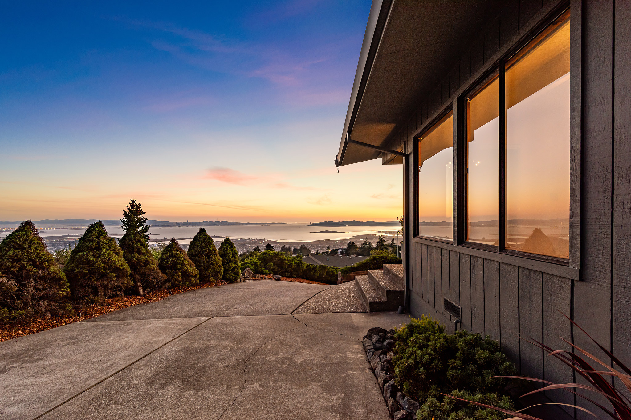 Image number 5 for slideshow of 8648 Thors Bay Road