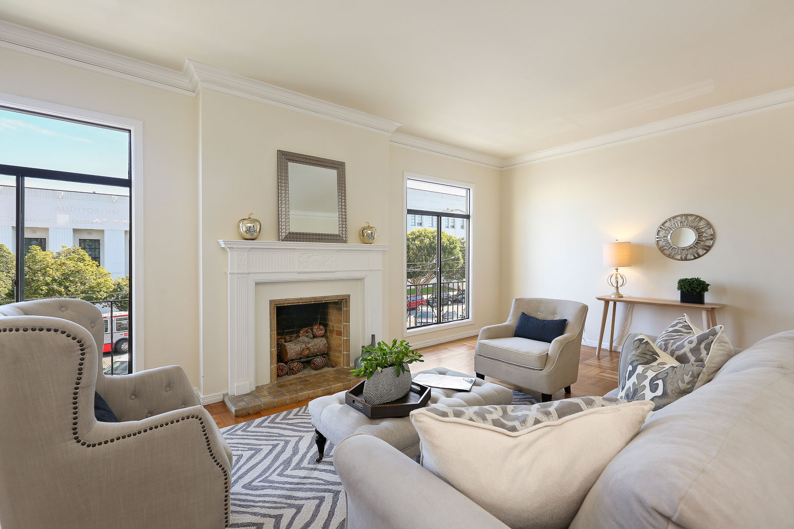 Image number 2 for slideshow of 3537 Fillmore Street, San Francisco