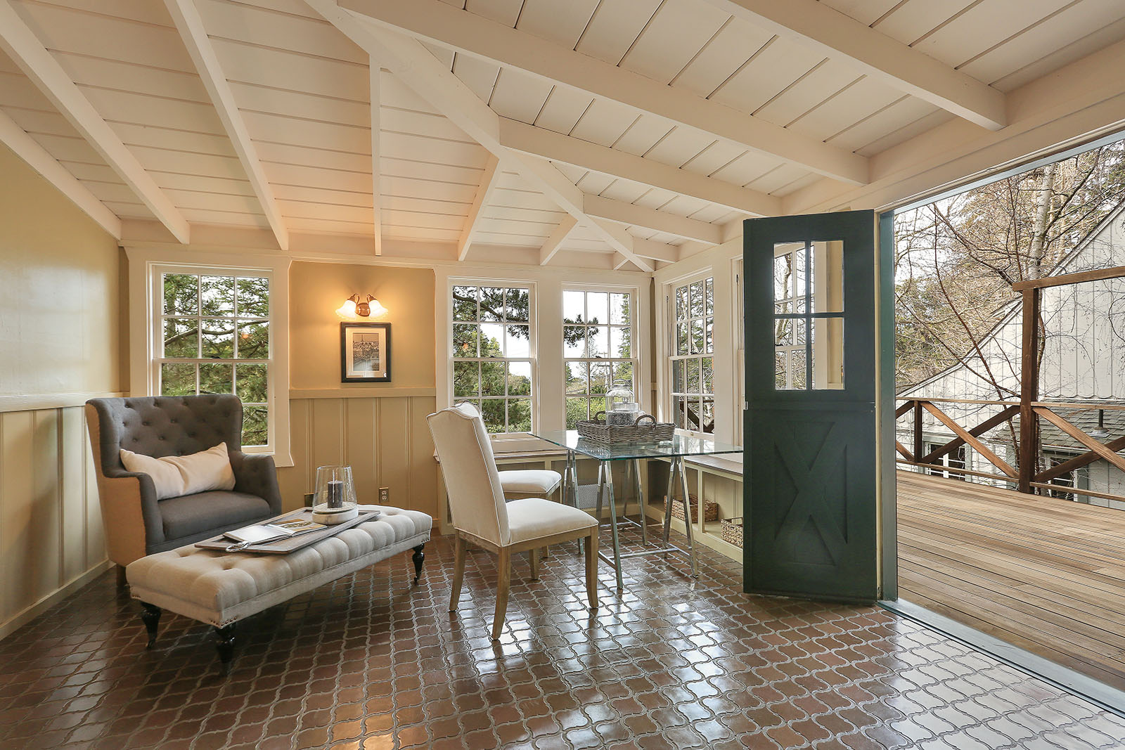 Image number 2 for slideshow of 2666 Camino Lenada St, Oakland -
