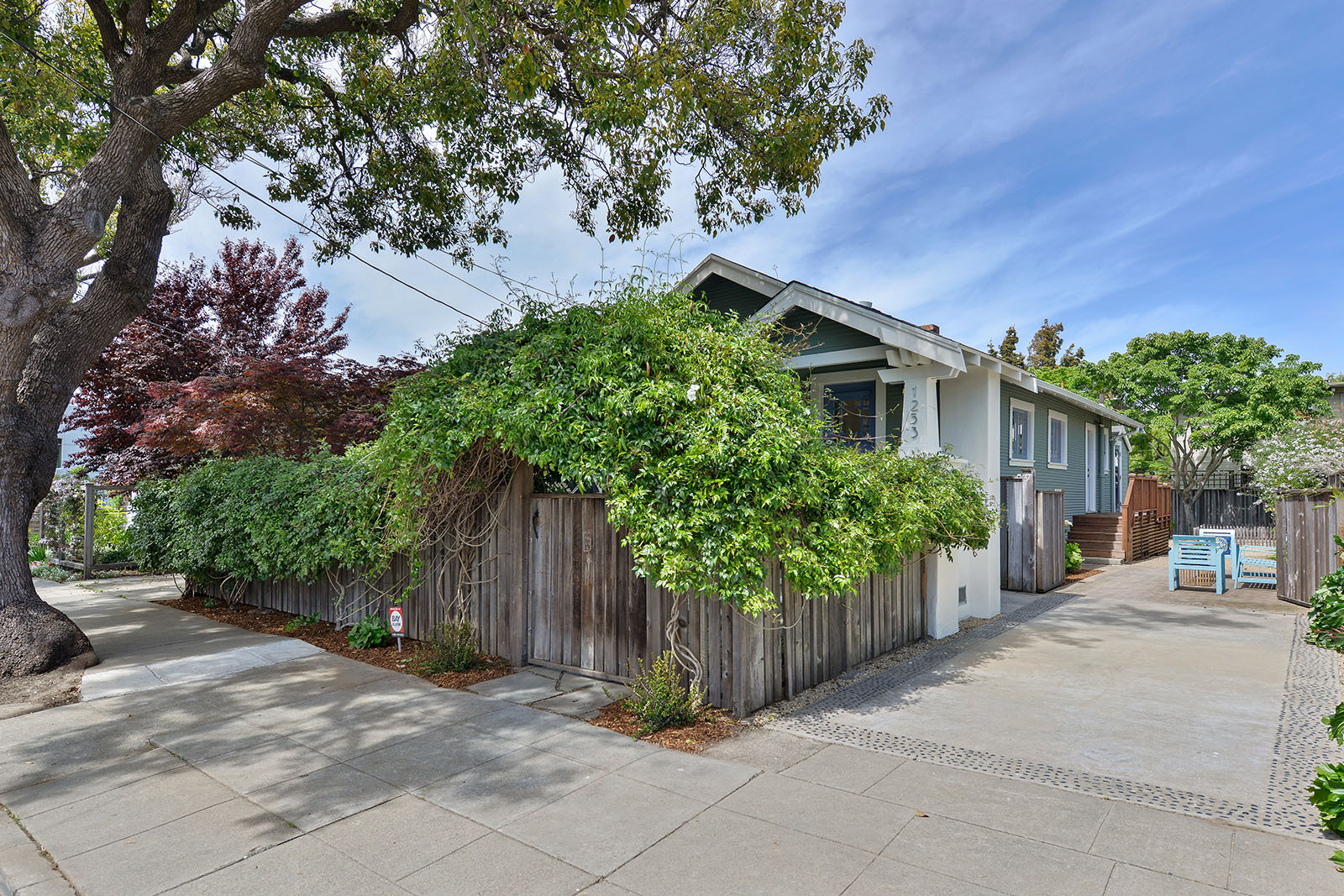 Image number 1 for slideshow of 1253 Hearst Avenue 94702