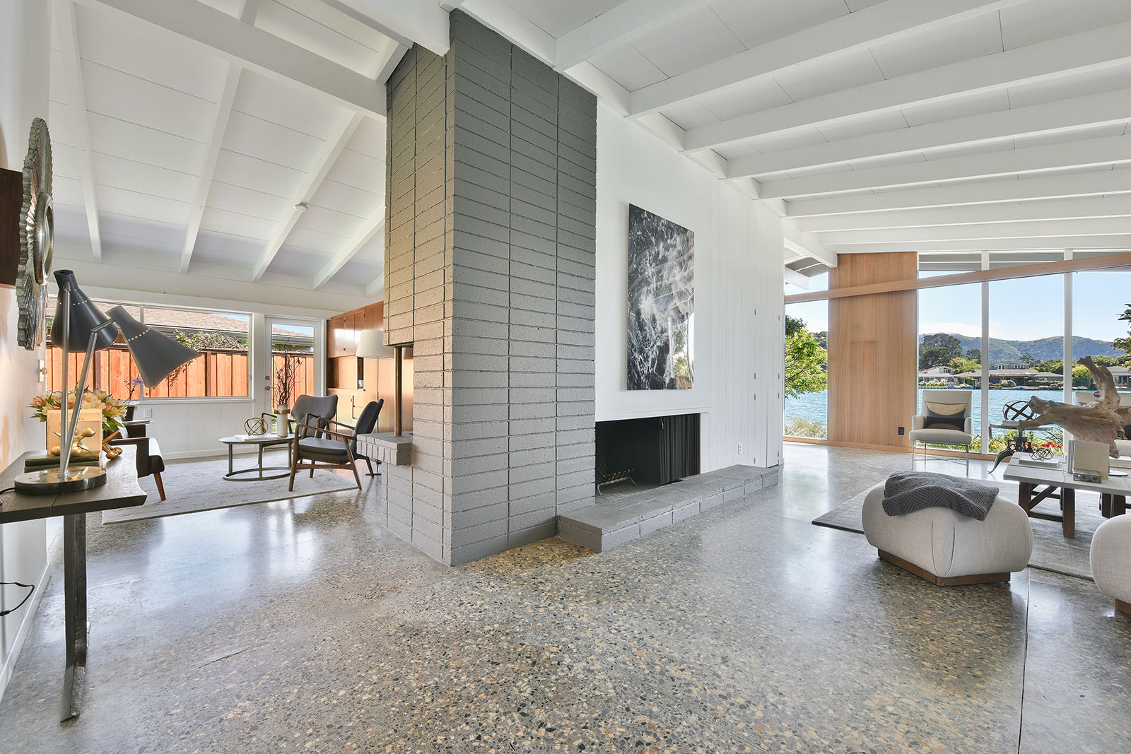 Image number 3 for slideshow of 26 Lagoon Road