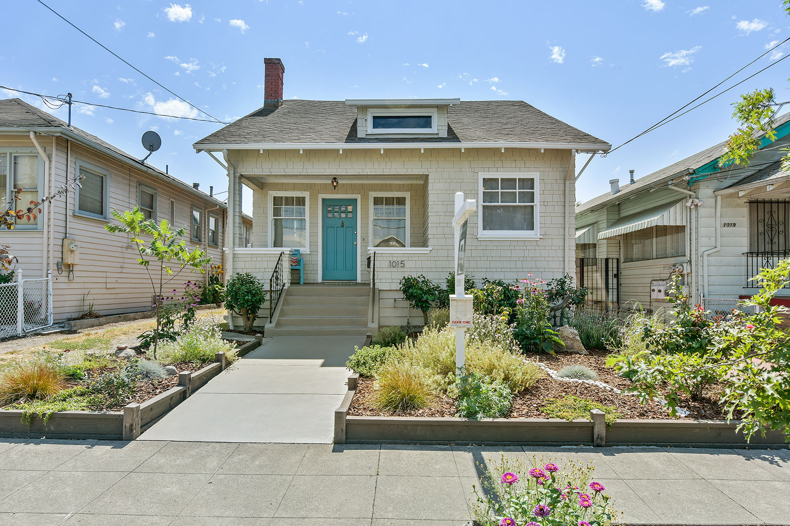 Image number 1 for slideshow of 1015 61st Street Oakland CA 94608