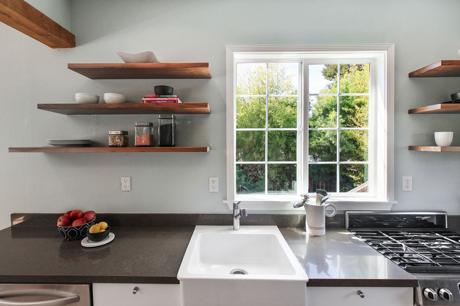 Image number 4 for slideshow of 840 51st Street Oakland CA 94608