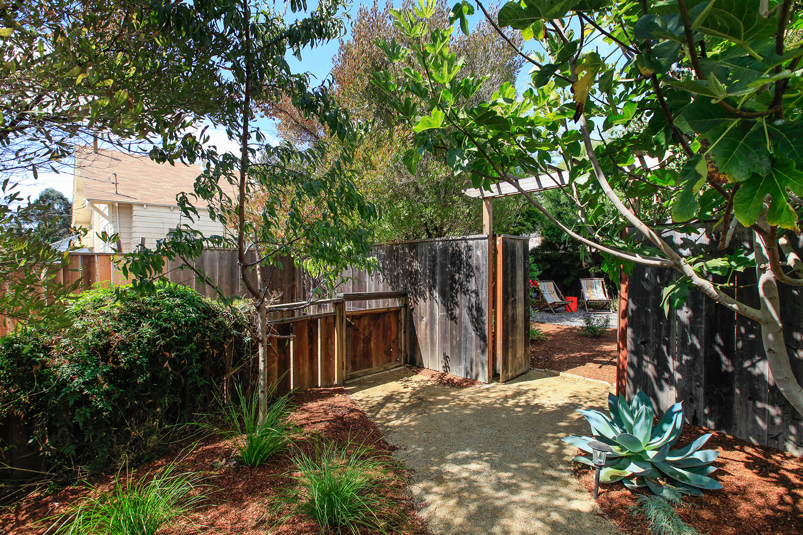 Image number 5 for slideshow of 840 51st Street Oakland CA 94608