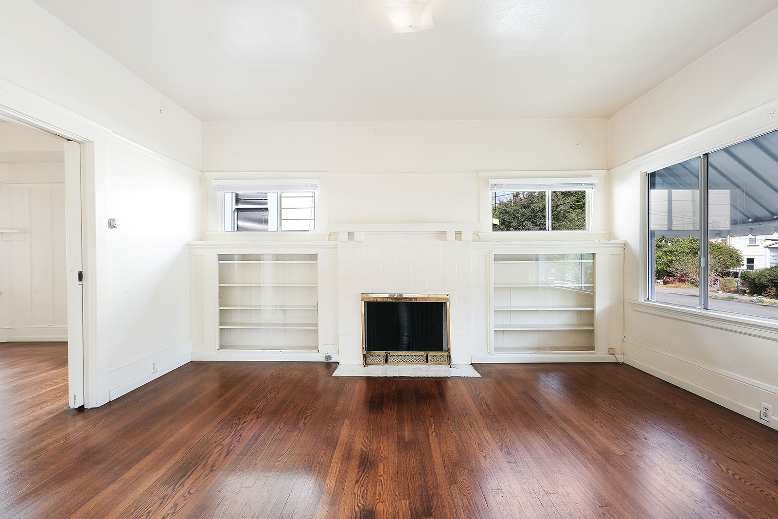 Image number 2 for slideshow of 5553 Marshall Street