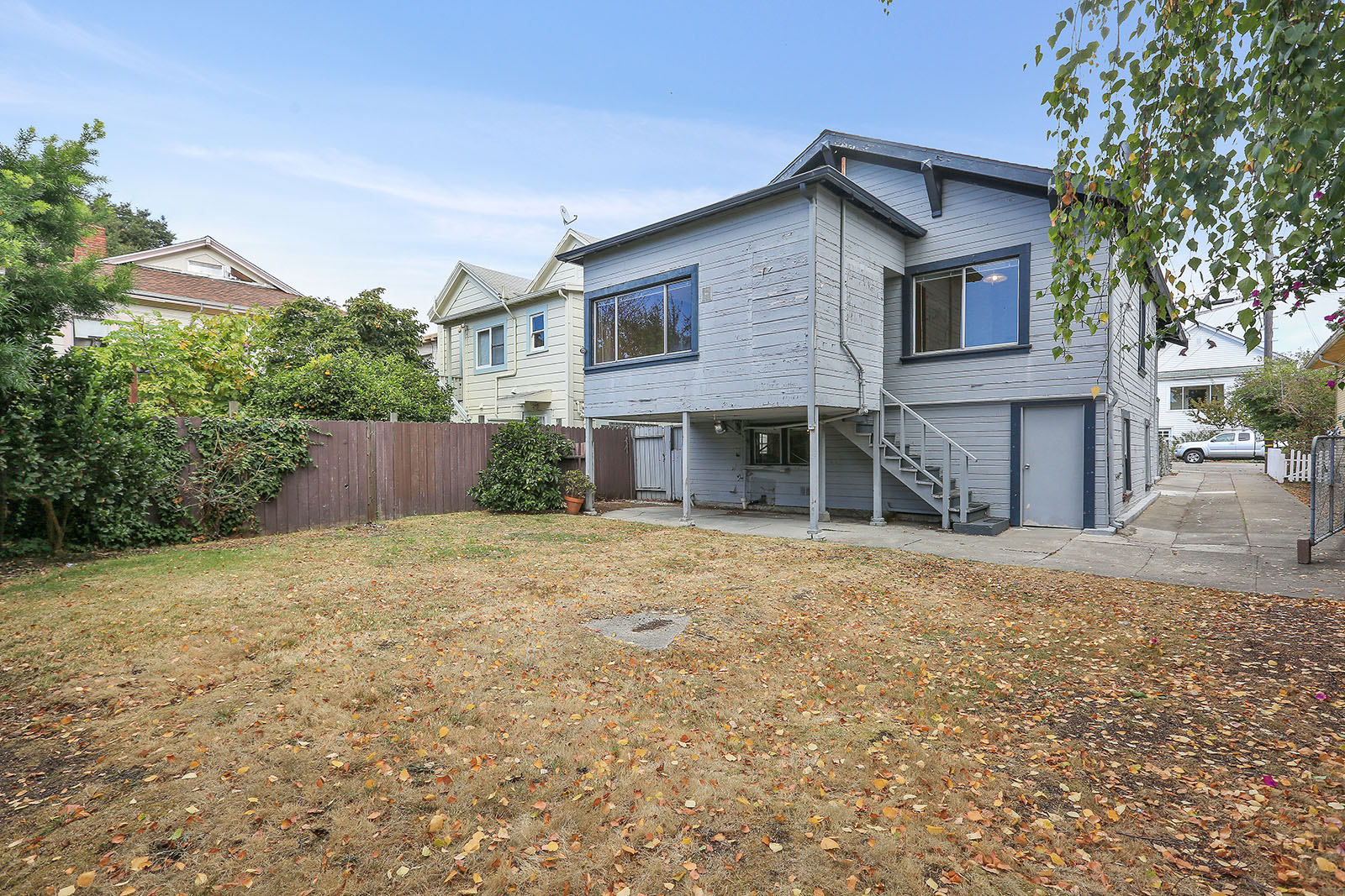 Image number 3 for slideshow of 5553 Marshall Street