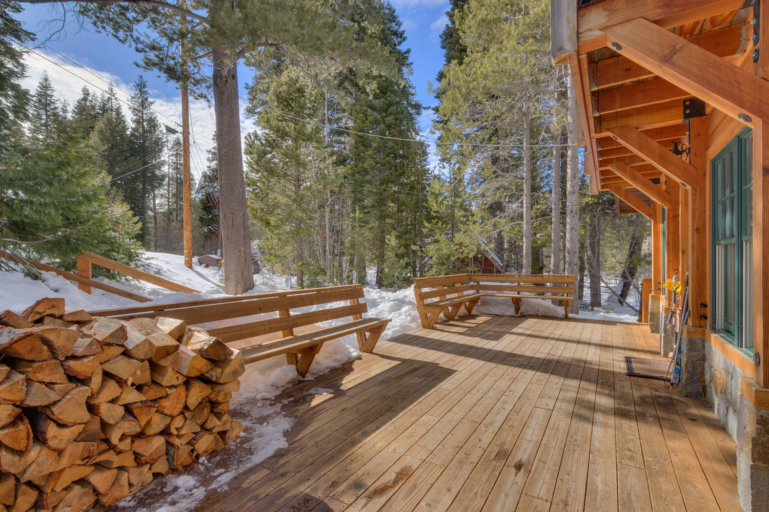 Image number 2 for slideshow of 810 Evergreen Way