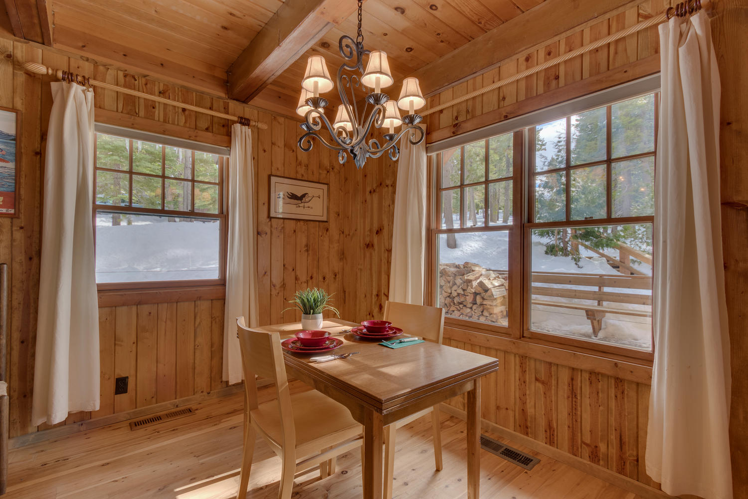 Image number 4 for slideshow of 810 Evergreen Way