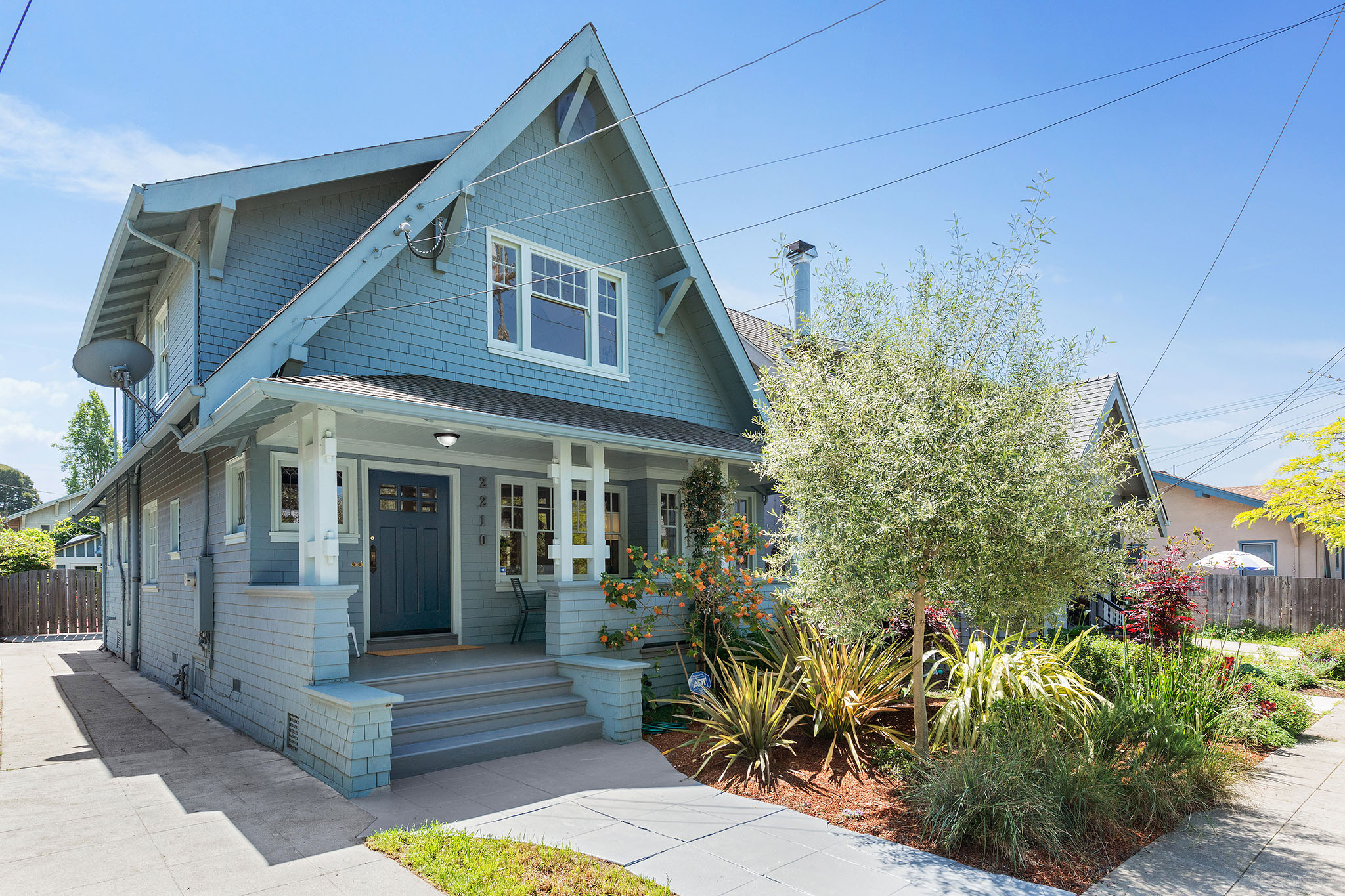 Image number 1 for slideshow of 2210 Derby Street