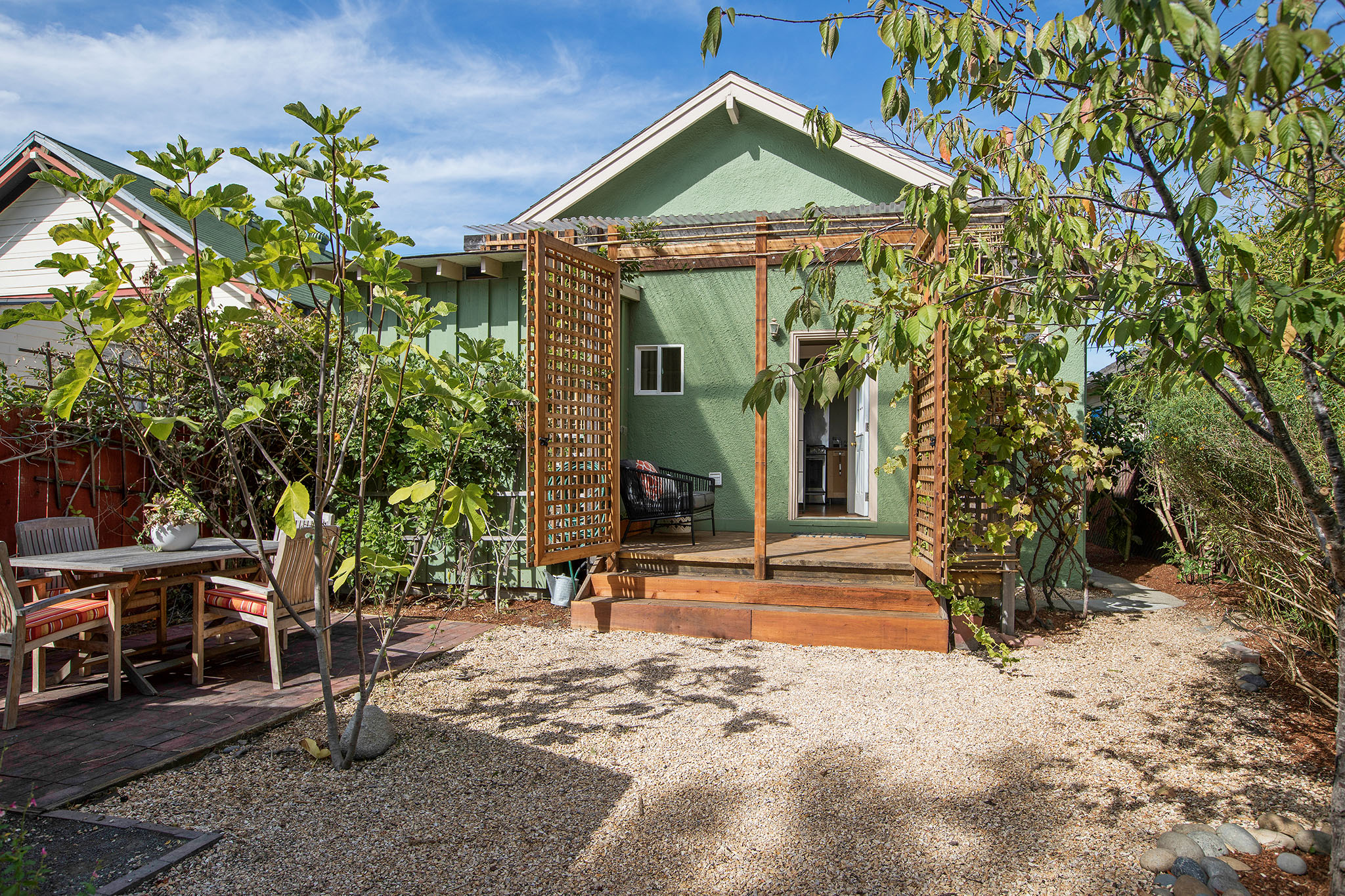 Image number 4 for slideshow of 971 62nd Street Oakland