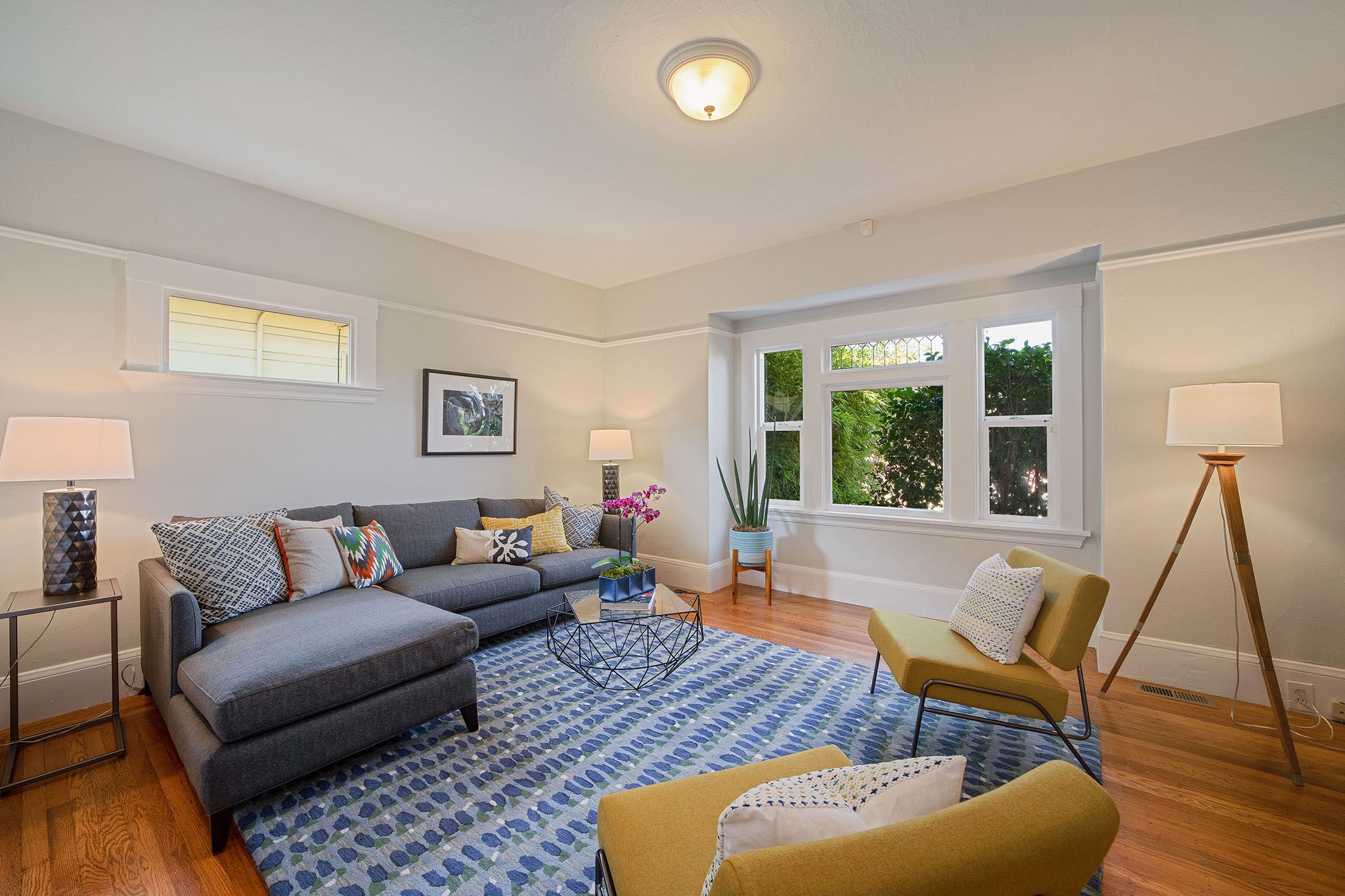 Image number 2 for slideshow of 971 62nd Street Oakland