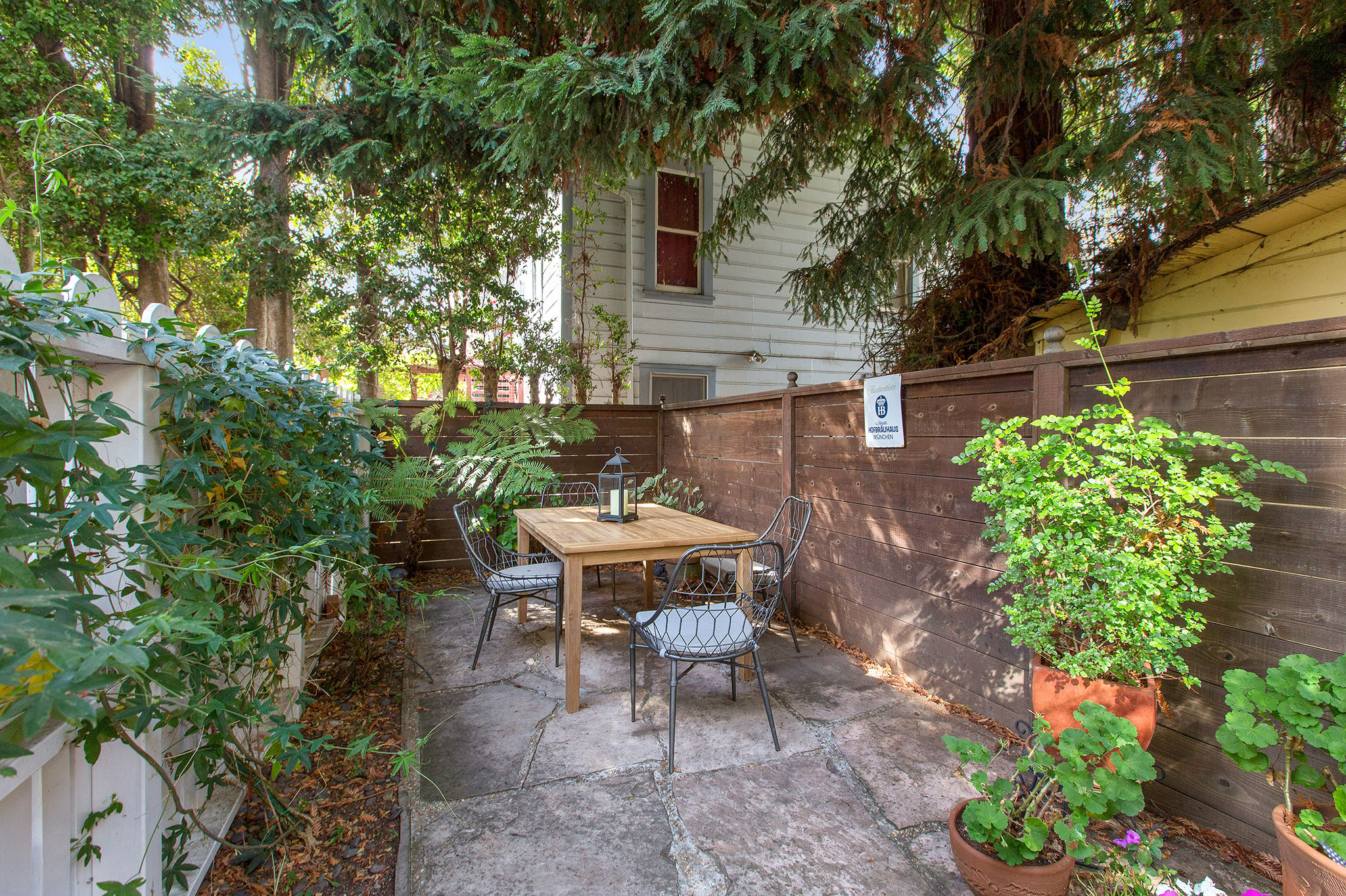 Image number 4 for slideshow of 2104 6th Street, Berkeley -
