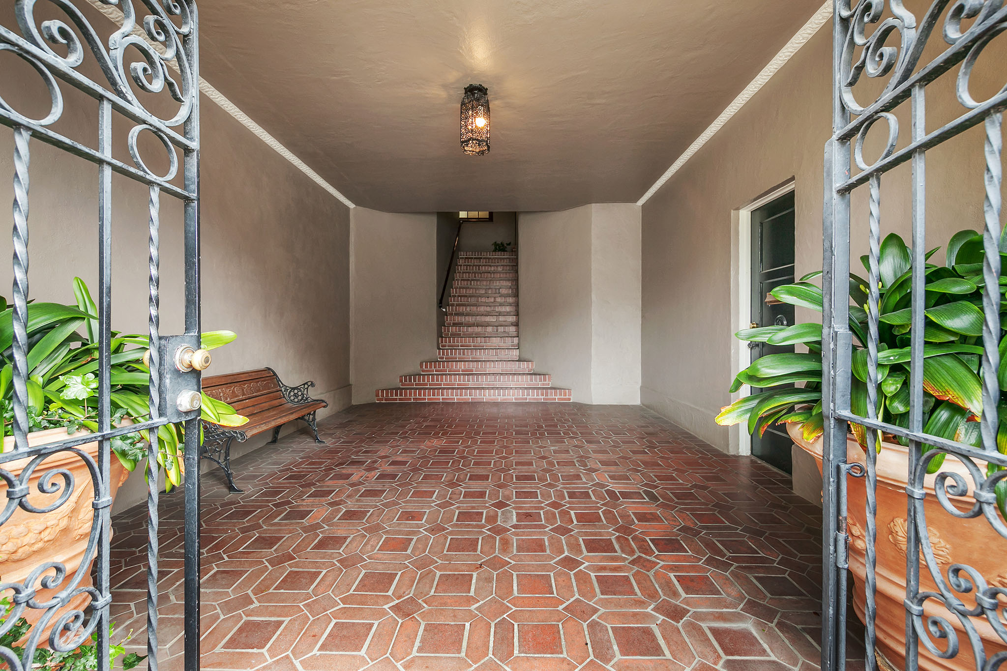 Image number 2 for slideshow of 68 Parker Avenue