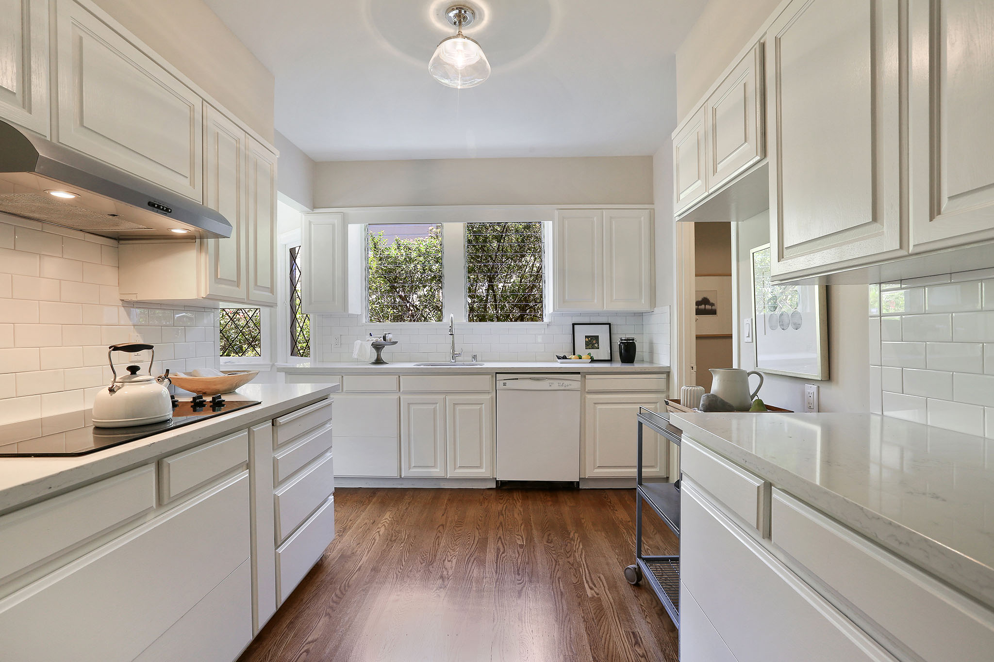 Image number 3 for slideshow of 352 Jerome Avenue