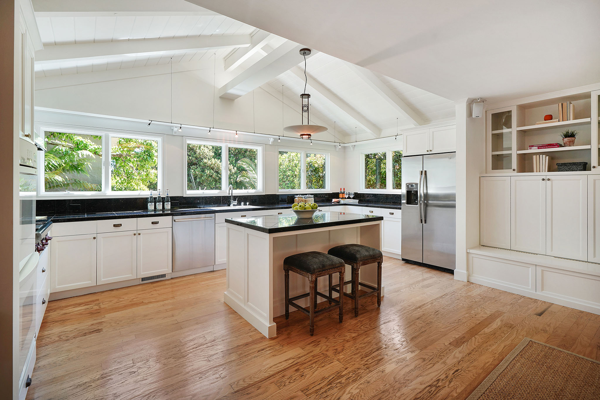 Image number 4 for slideshow of 69 Walnut Avenue, Corte Madera California
