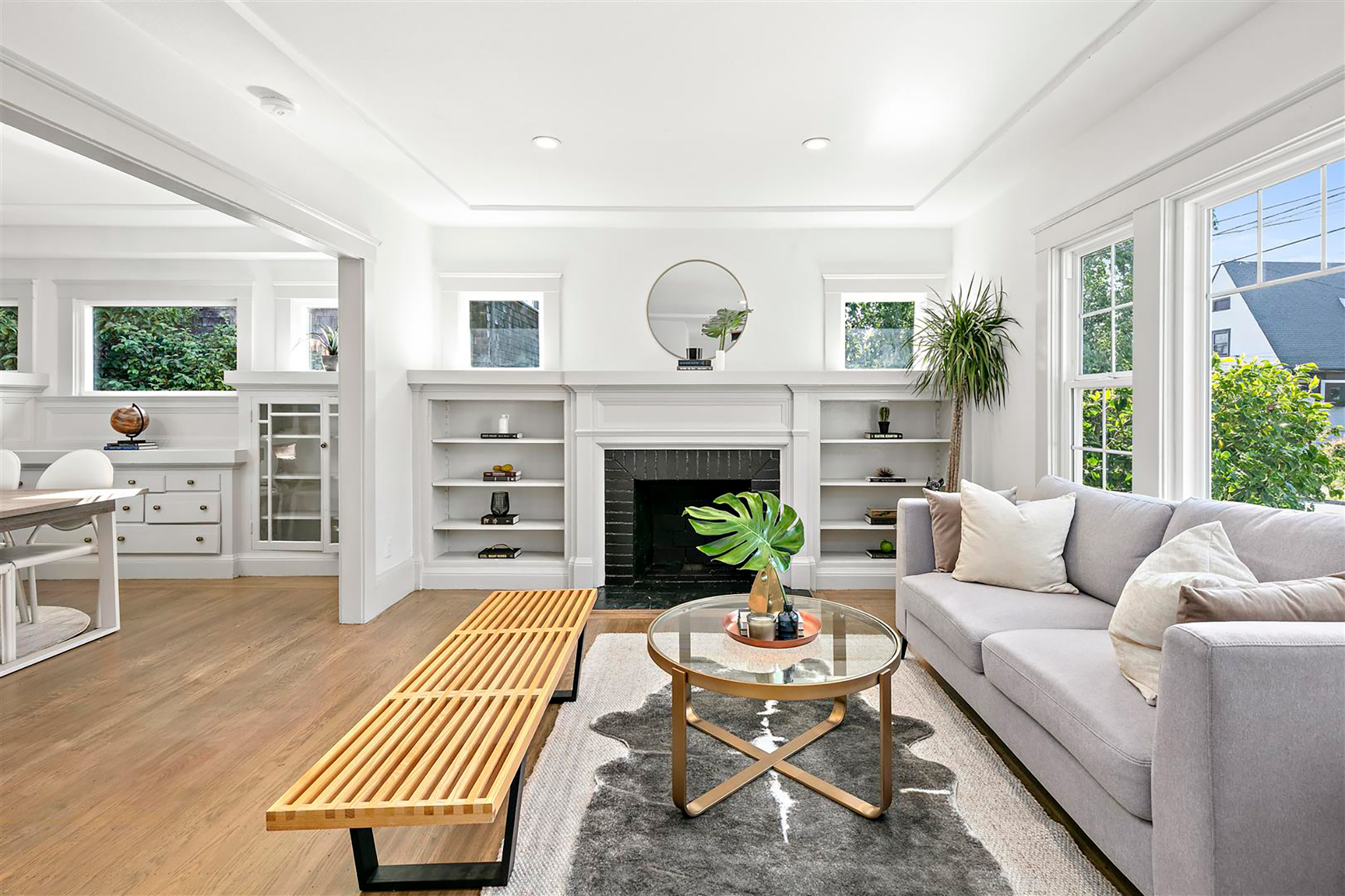 Image number 2 for slideshow of 1618 Francisco Street