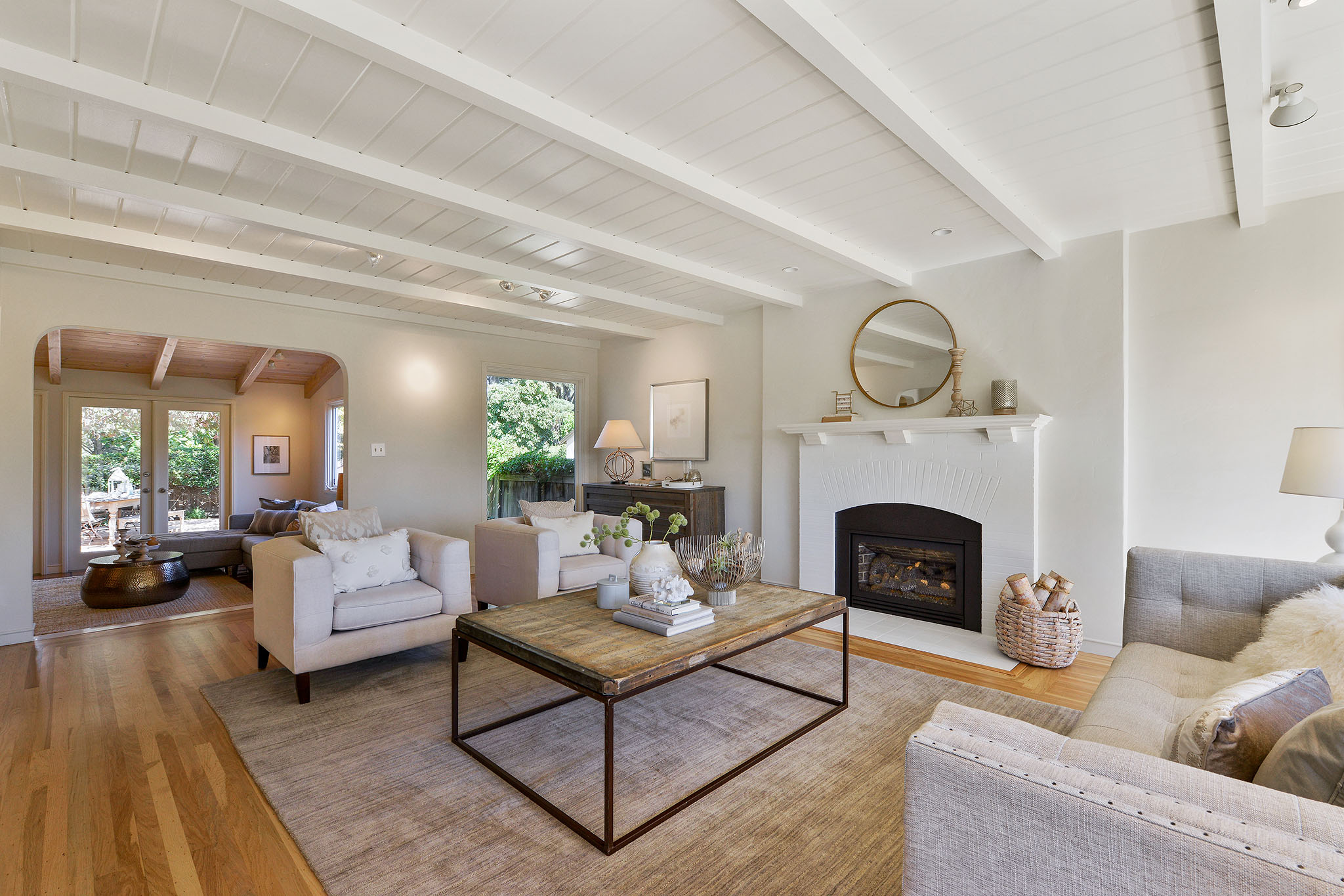 Image number 2 for slideshow of 5940 Estates Drive