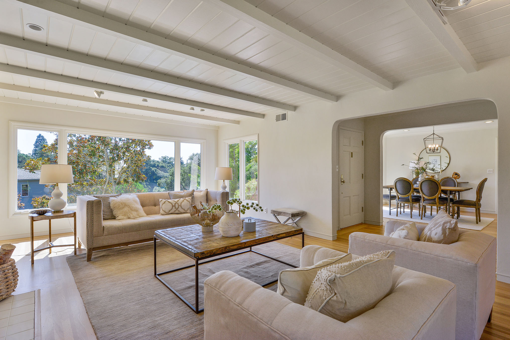 Image number 3 for slideshow of 5940 Estates Drive