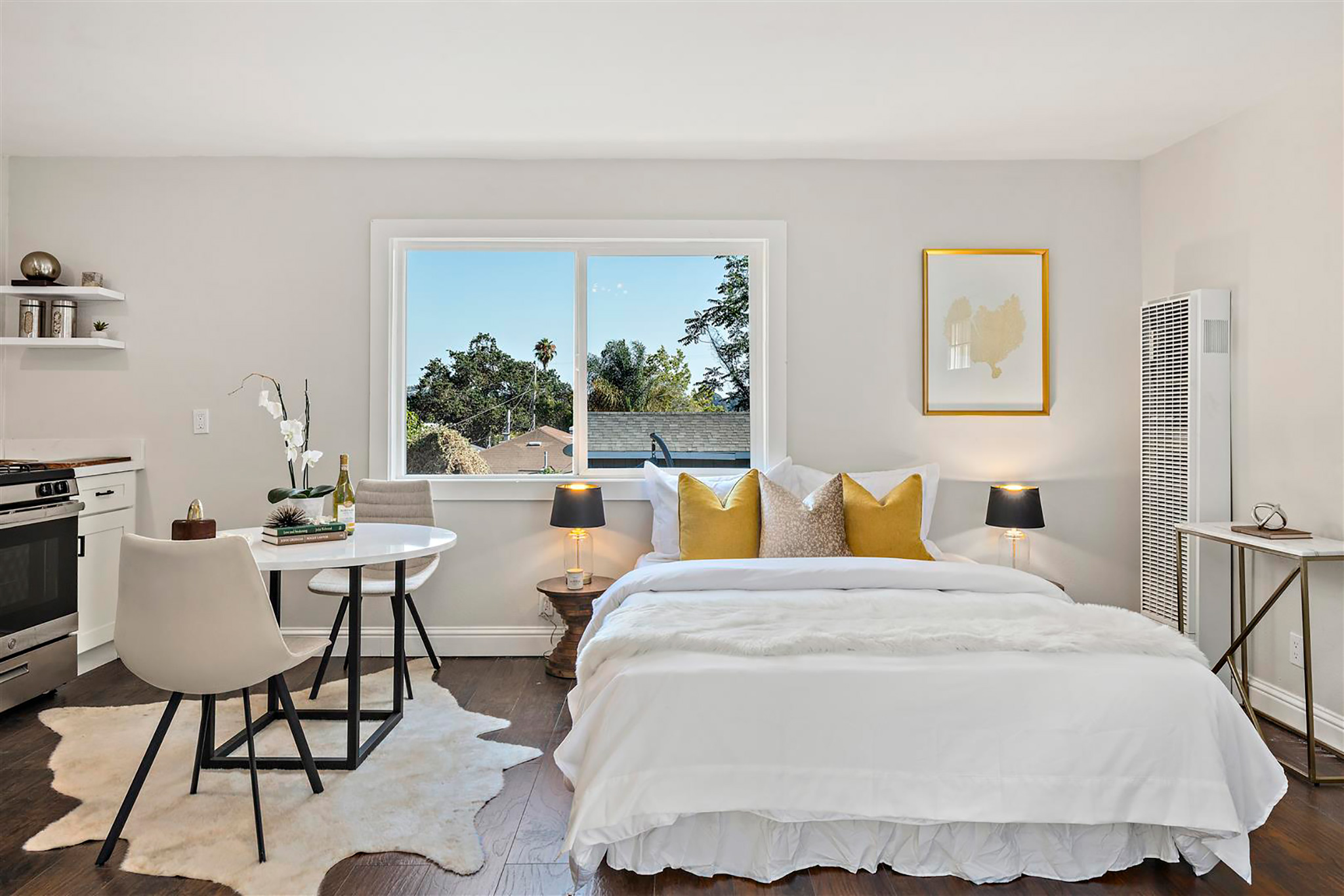 Image number 6 for slideshow of 2640 99th Avenue