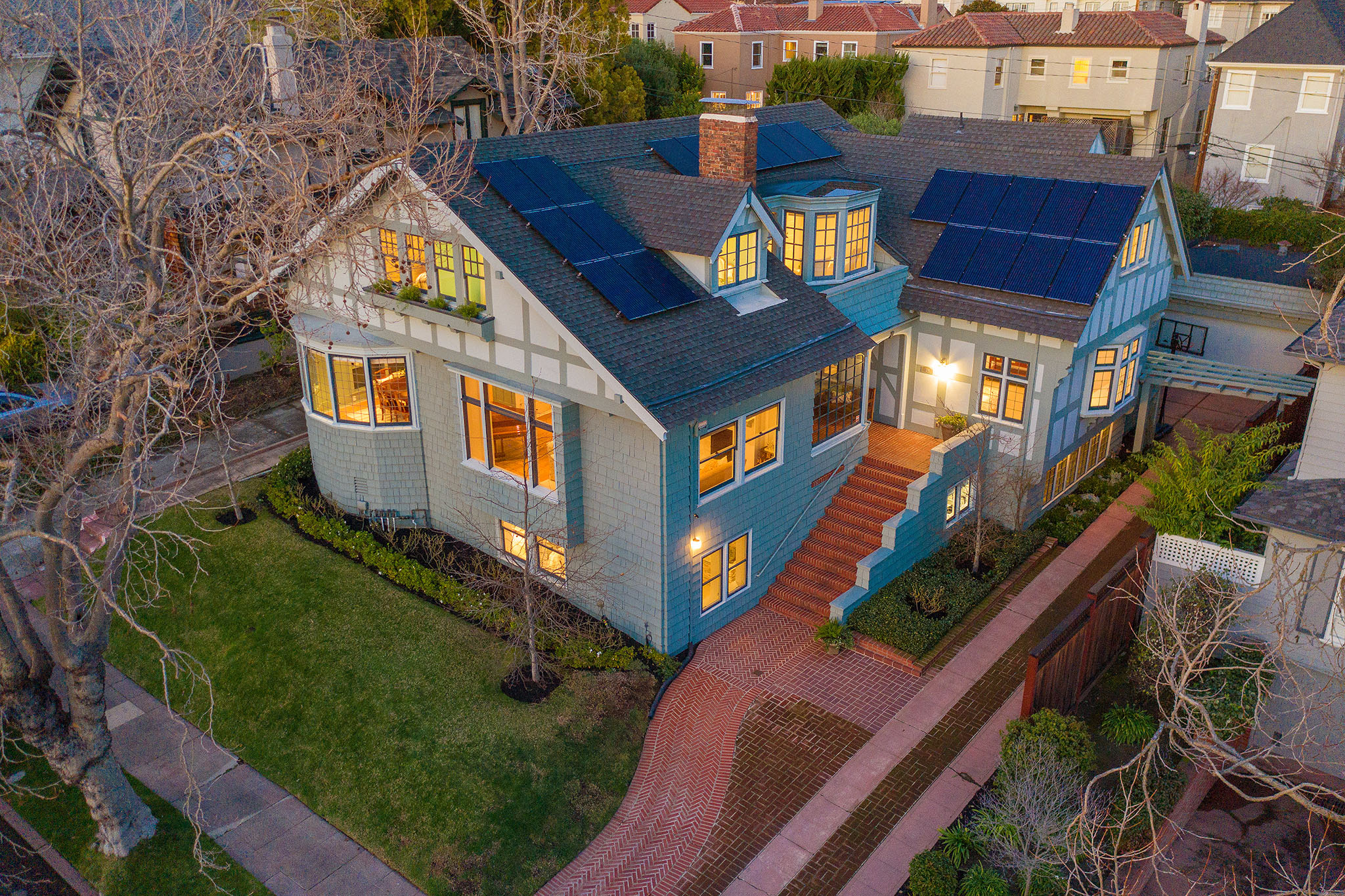 Image number 1 for slideshow of 138 Bonita Avenue