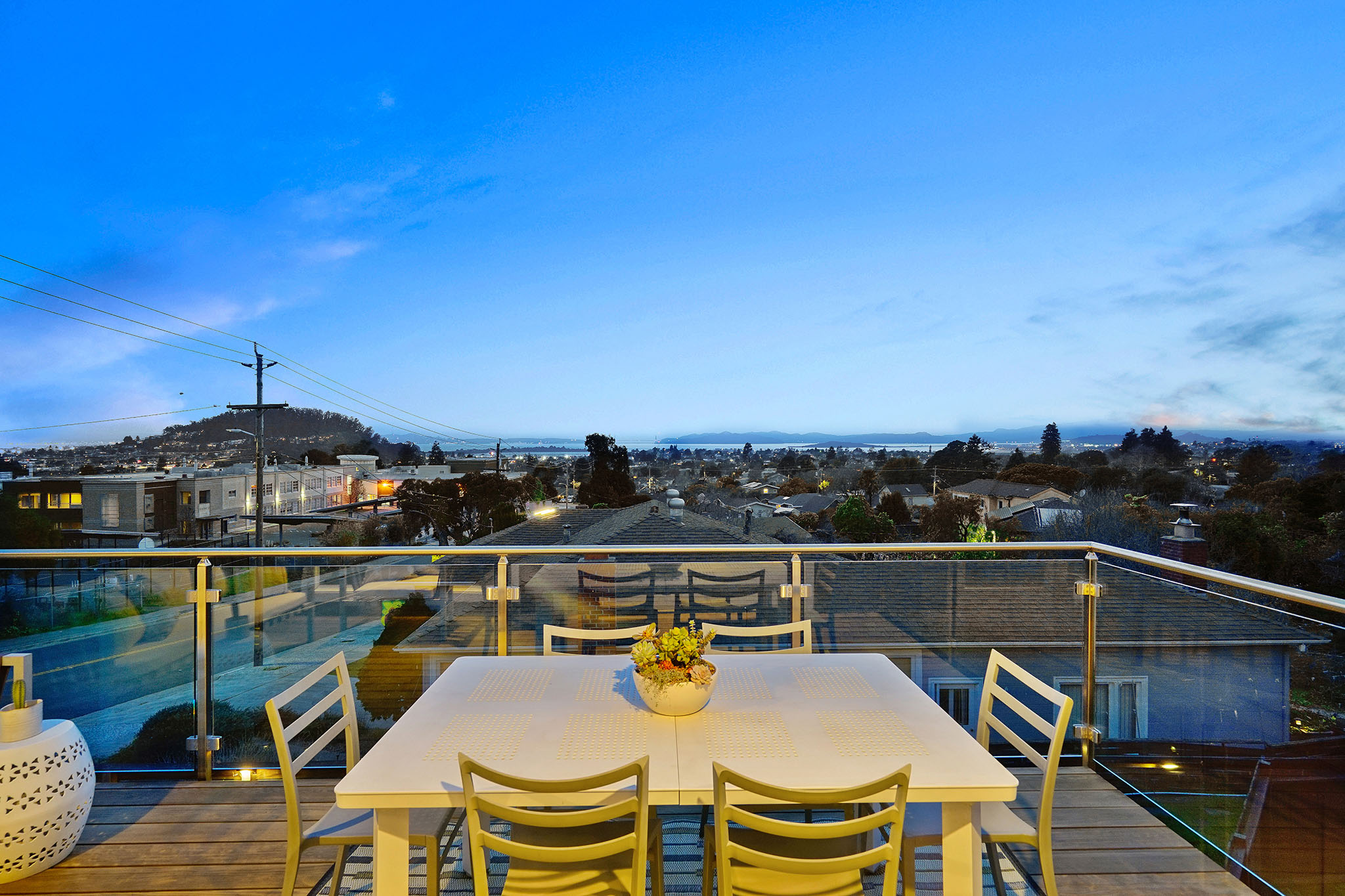 Image number 5 for slideshow of 701 Colusa Avenue, El Cerrito