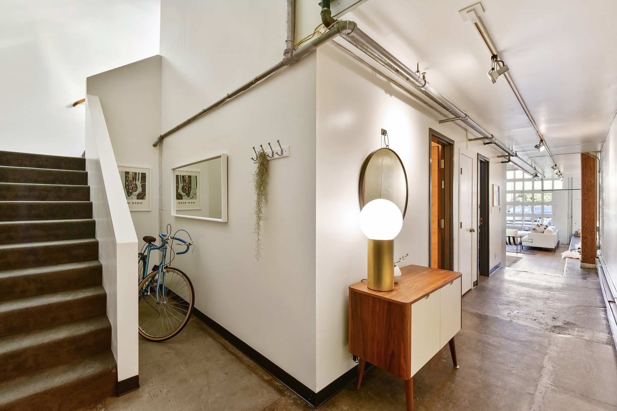 Image number 5 for slideshow of 4300 HORTON STREET #5 -