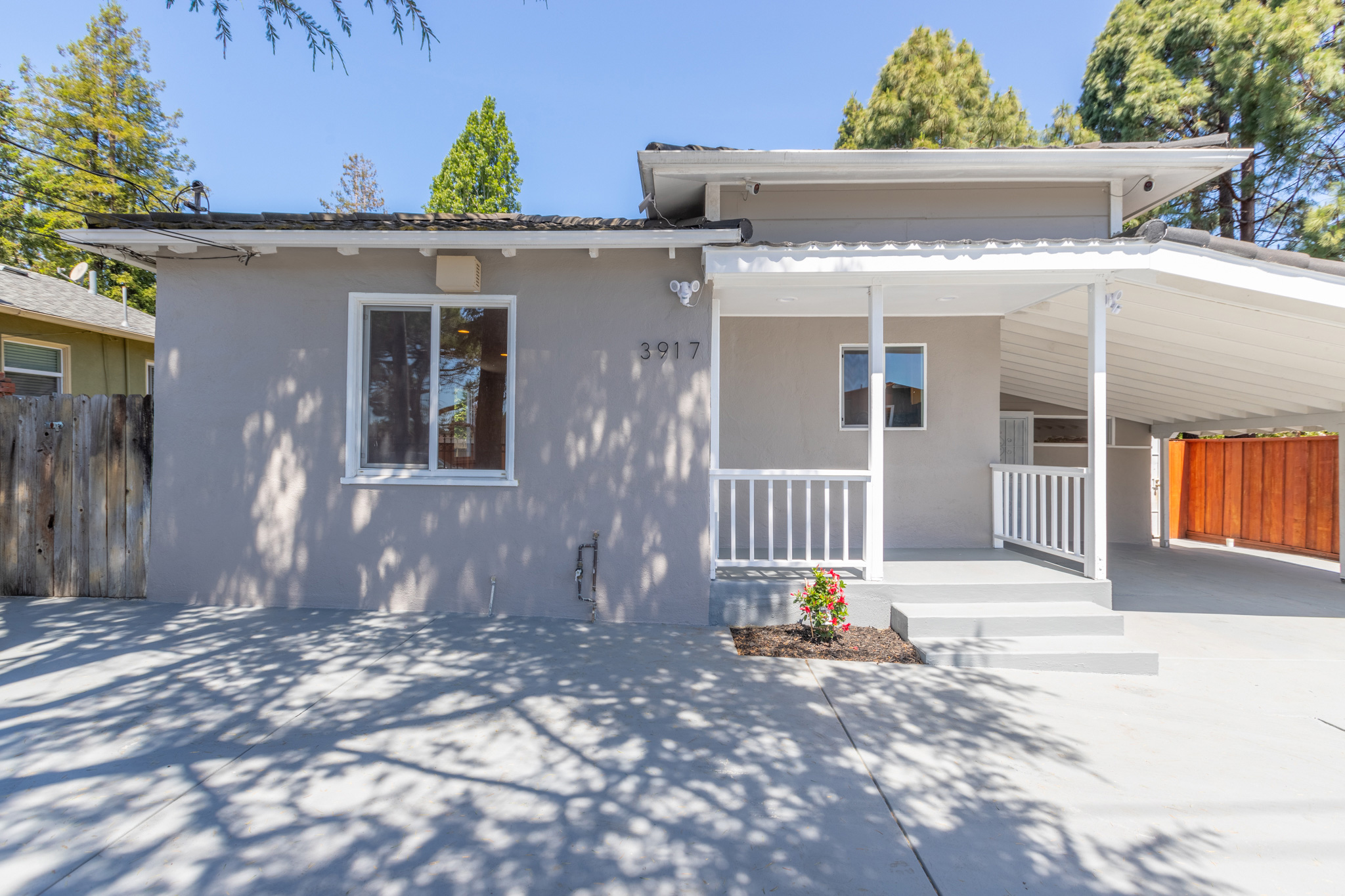 Image number 1 for slideshow of 3917 Keller Avenue