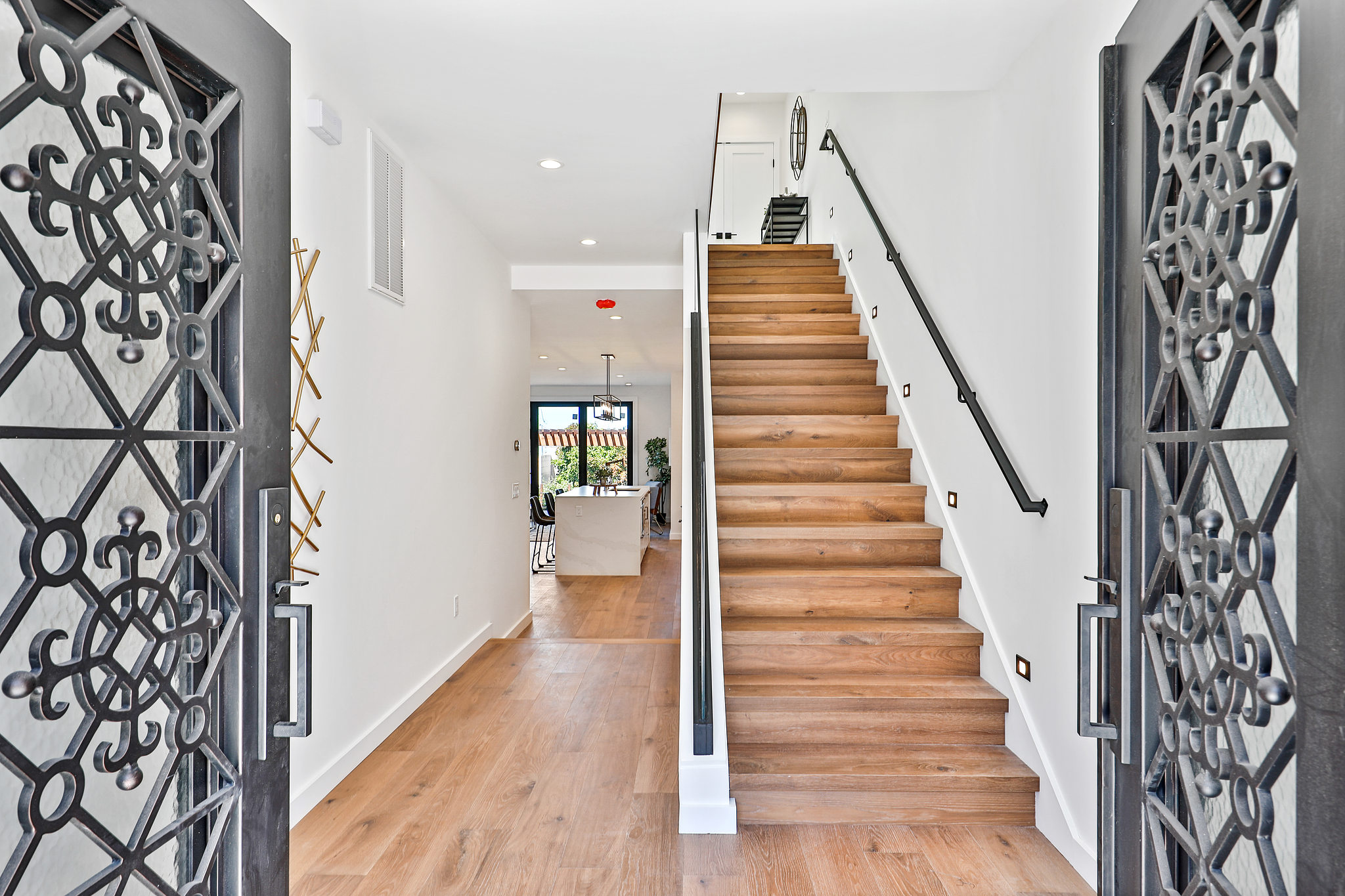 Image number 1 for slideshow of 571 32nd Avenue
