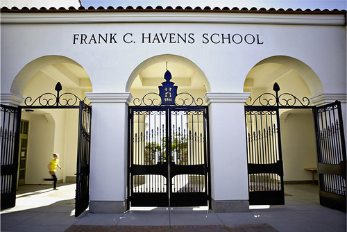 Cover Image for 131 Bonita Avenue presented by Jane Strauch