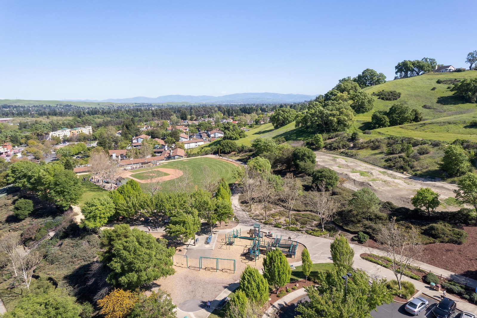 Cover Image for 6192 Lakeview Circle presented by Ellen Hui