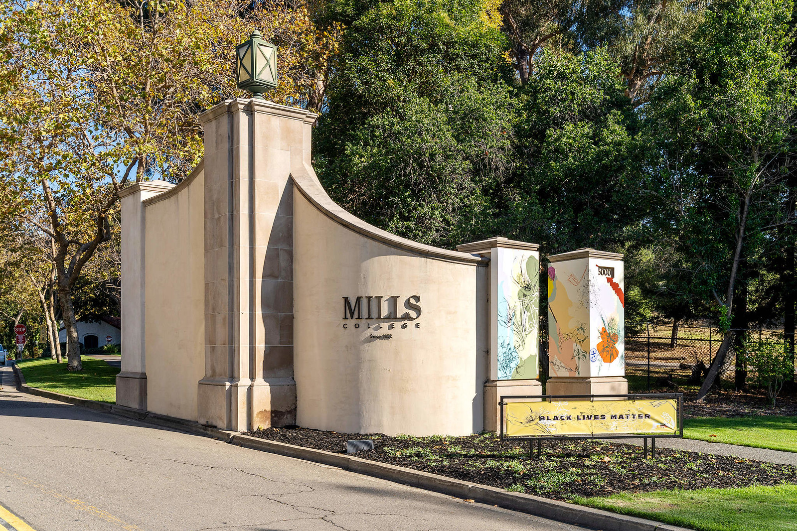 Cover Image for 6470 Buena Ventura Ave presented by Brian Santilena