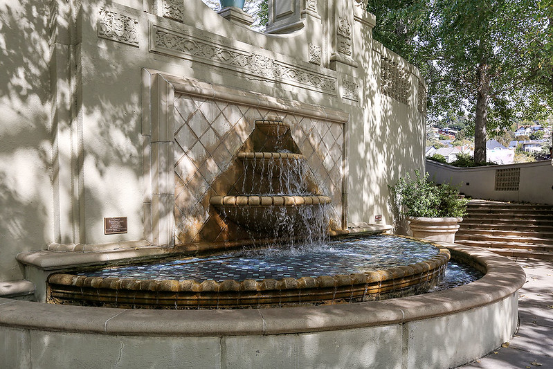 Cover Image for 139 Sunnyside Avenue presented by Jane Strauch