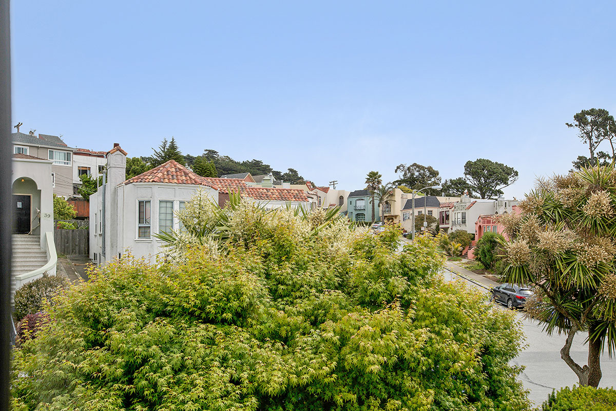 Image number 2 for slideshow of 30 Justin Drive, San Francisco