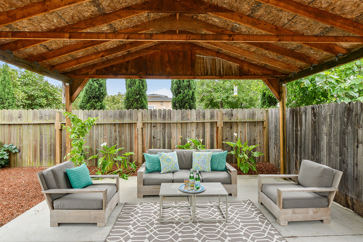 Image number 3 for slideshow of 911 46th St.